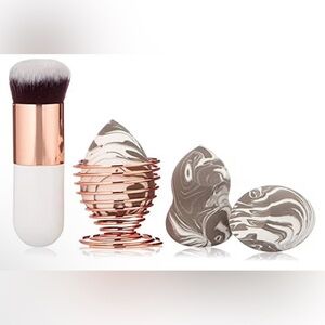 Zoe Ayla Makeup kit BNIB